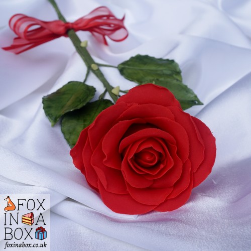 single red sugarpaste rose